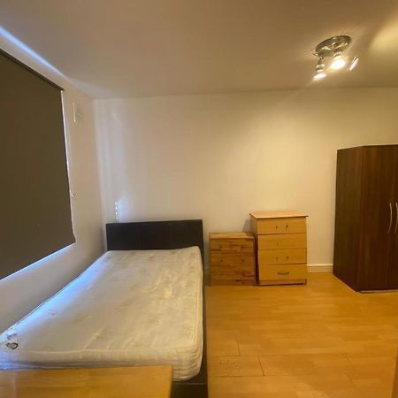 Golders Way Rooms 런던 외부 사진