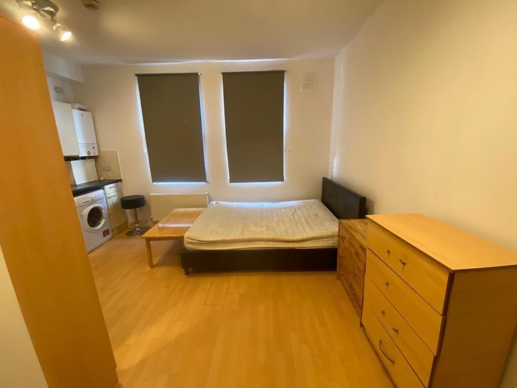 Golders Way Rooms 런던 외부 사진
