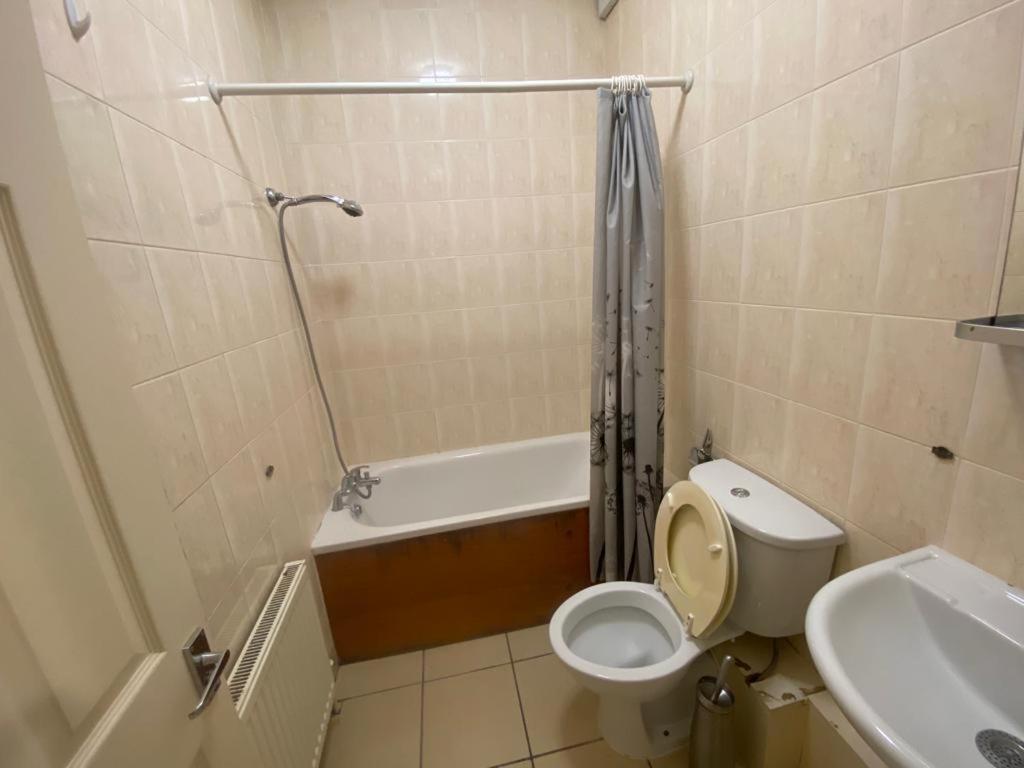 Golders Way Rooms 런던 외부 사진