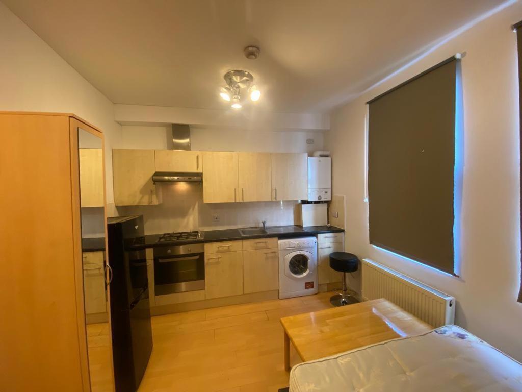 Golders Way Rooms 런던 외부 사진